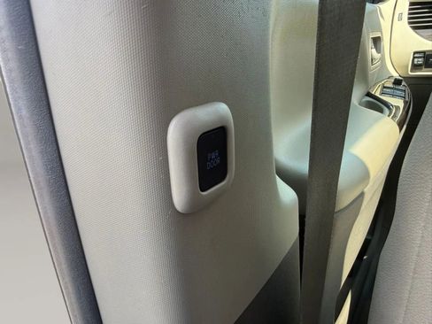 Used 2018 Toyota Sienna XLE w/ XLE Navigation Package AWD/4WD image 35