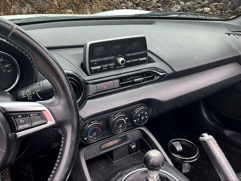 Used 2016 MAZDA MX-5 Miata Sport image 6