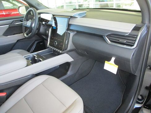 New 2026 GMC Acadia Elevation w/ Elevation Premium Package FWD image 30