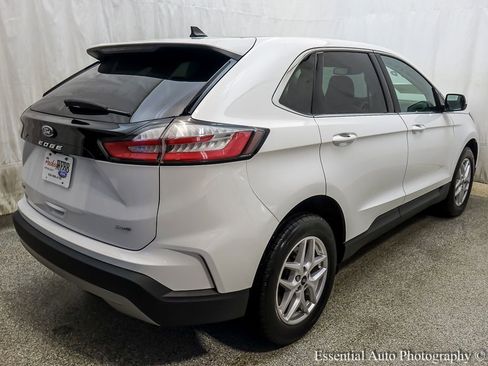 Used 2024 Ford Edge SEL w/ Convenience Package image 9
