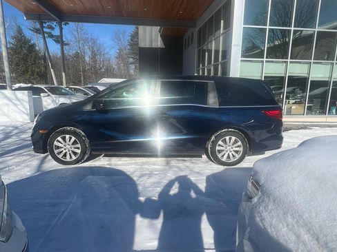 Used 2018 Honda Odyssey LX image 2