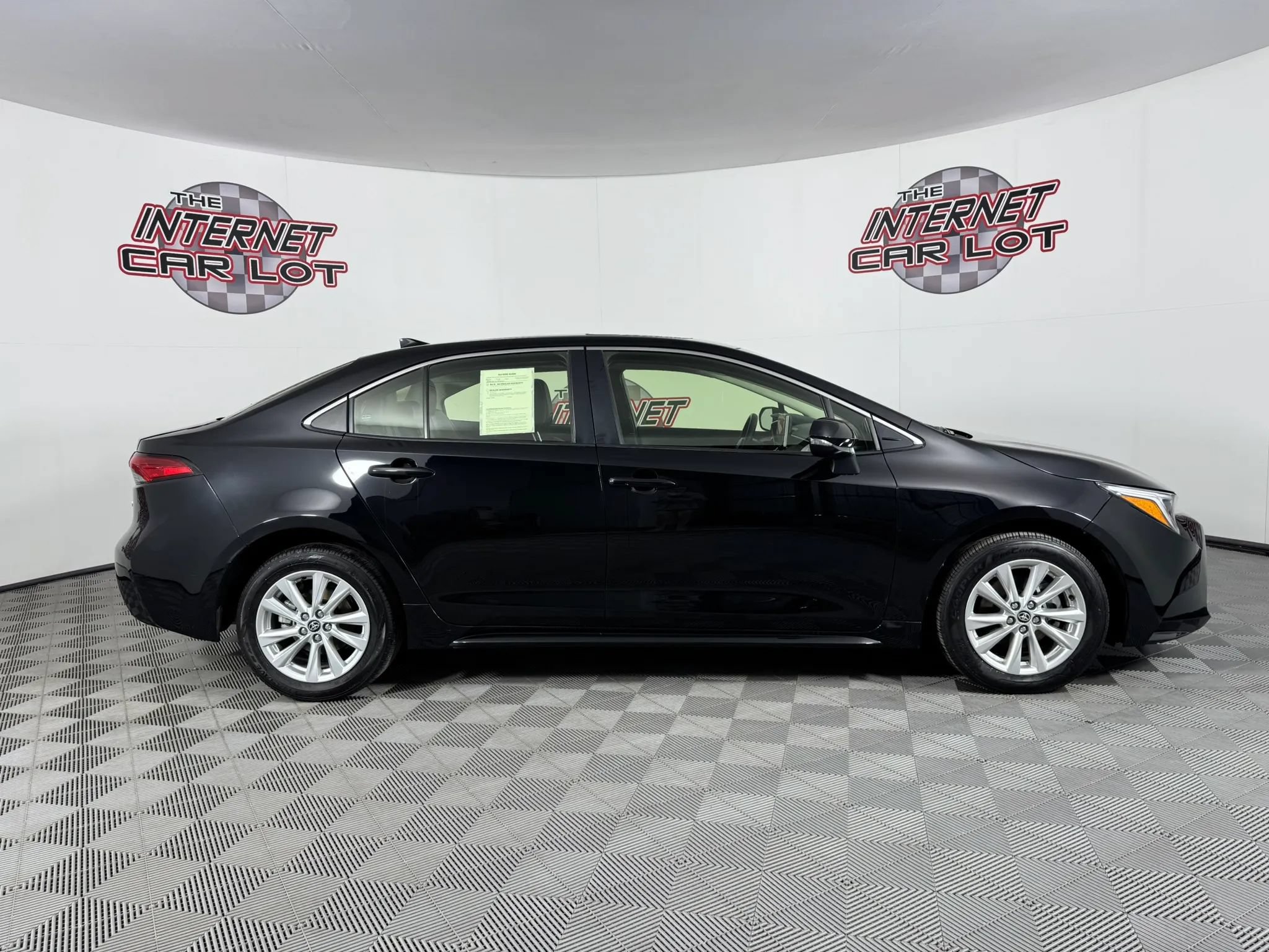 Used 2024 Toyota Corolla XLE FWD image 8