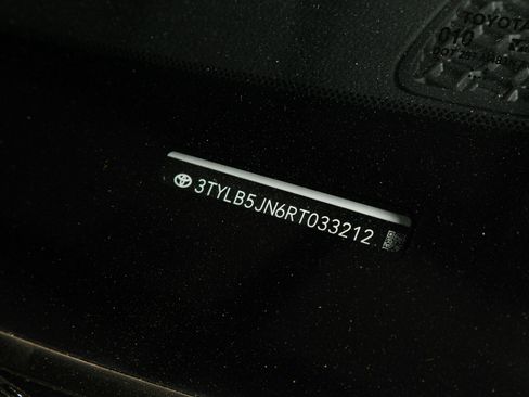 Used 2024 Toyota Tacoma TRD Sport image 43