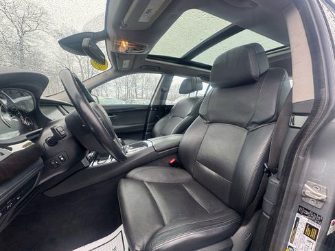 Used 2011 BMW 550i Gran Turismo xDrive image 30