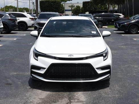 Used 2024 Toyota Corolla SE FWD image 3