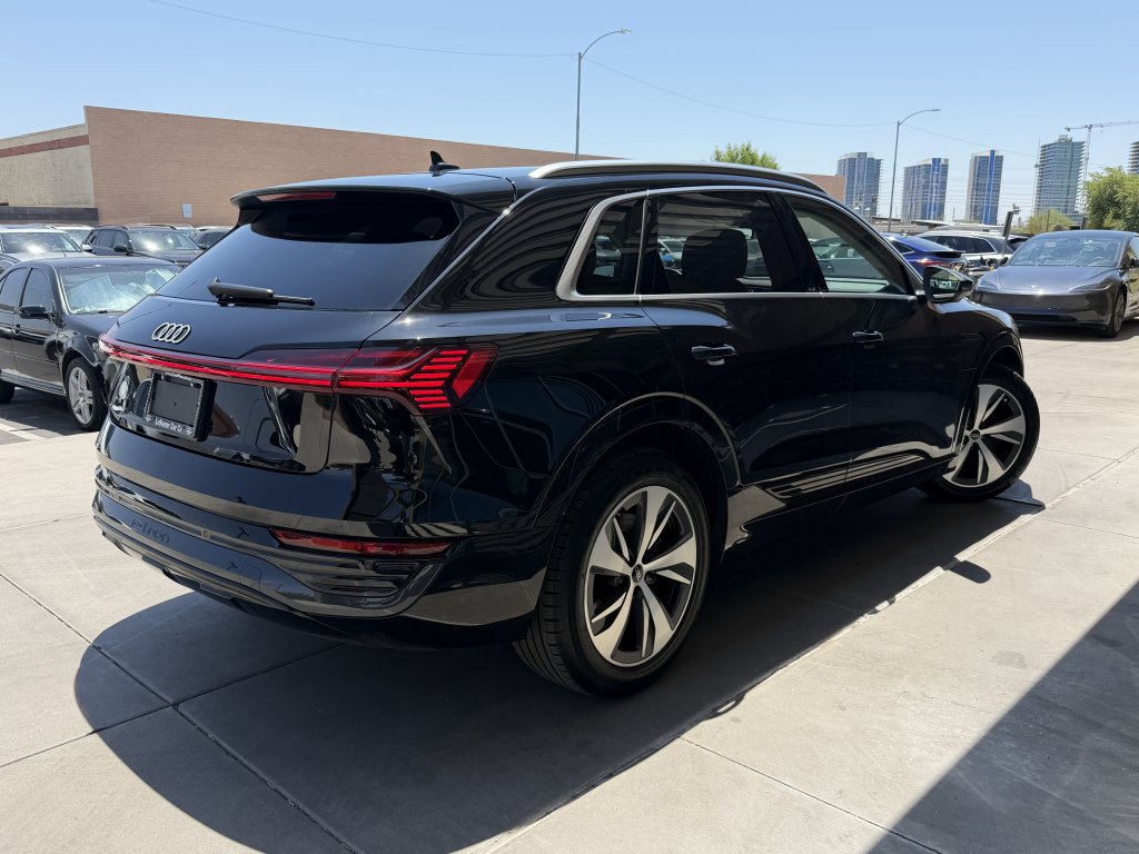 Used 2024 Audi Q8 e-tron Premium Plus w/ Premium Plus Package AWD/4WD image 4