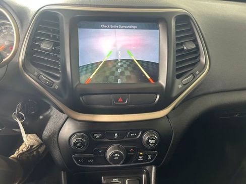 Used 2015 Jeep Cherokee Latitude w/ Cold Weather Group image 23