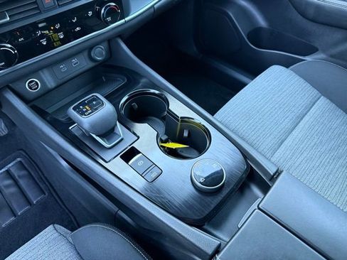 Used 2021 Nissan Rogue S image 22