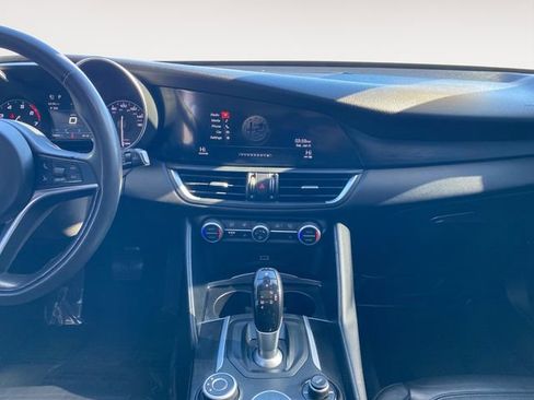 Used 2017 Alfa Romeo Giulia AWD w/ Sport Appearance Package image 11