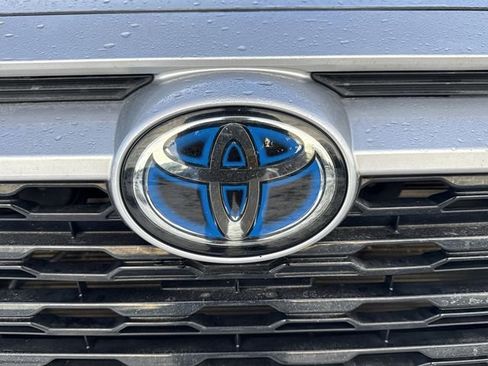 Used 2022 Toyota RAV4 SE w/ Convenience Package image 31