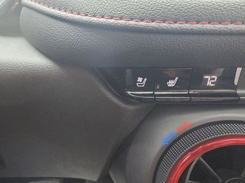 Used 2021 Chevrolet Blazer RS w/ Enhanced Convenience Package image 6