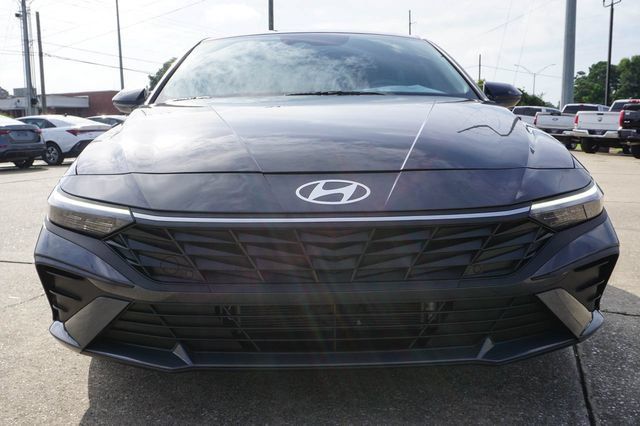Used 2025 Hyundai Elantra SEL FWD image 10