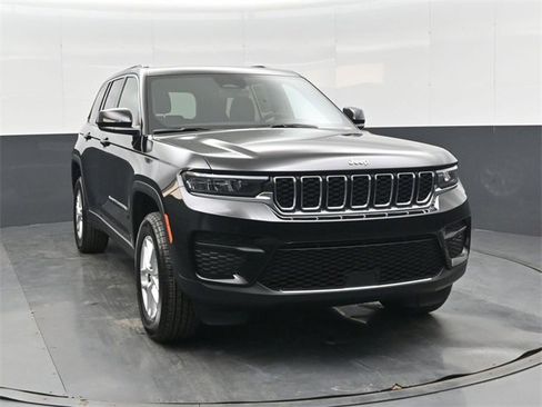 New 2025 Jeep Grand Cherokee Laredo X image 10
