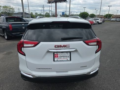 Used 2023 GMC Terrain SLT AWD/4WD image 5