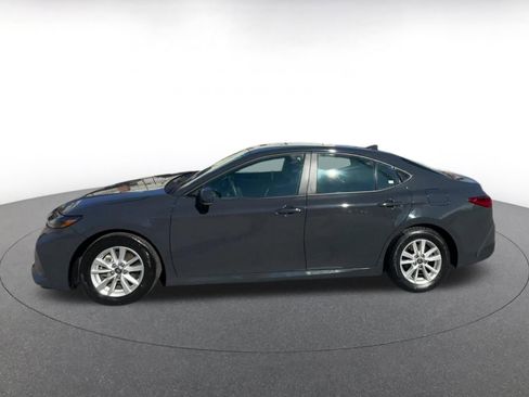 Used 2025 Toyota Camry LE image 9