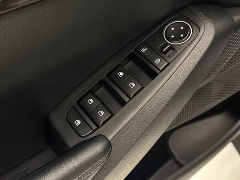 Used 2021 Kia Seltos S FWD image 19