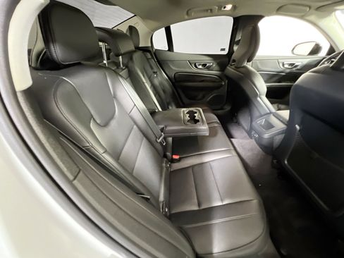 Used 2022 Volvo S60 B5 Momentum w/ Premium Package image 26