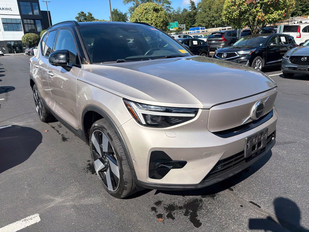 Certified 2023 Volvo XC40 Recharge Ultimate w/ Protection Package Premier AWD/4WD image 6