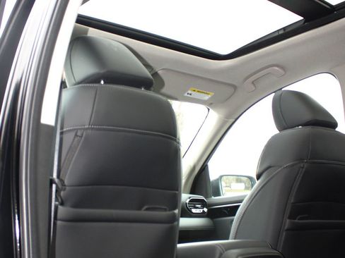 New 2025 Honda Pilot Touring image 17