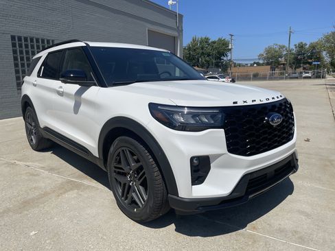 New 2026 Ford Explorer ST w/ Sun And Sound Package AWD/4WD image 2