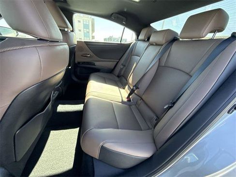 Certified 2024 Lexus ES 350 w/ Premium Package image 23