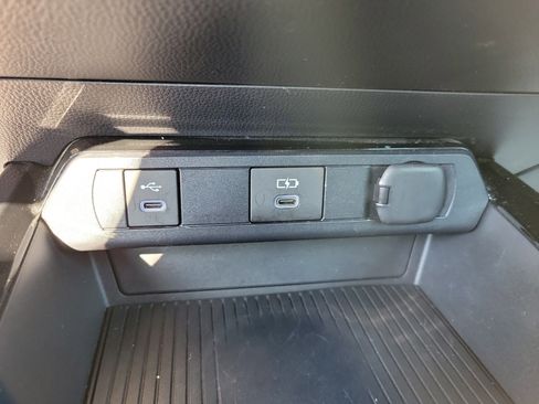 Used 2023 Toyota Prius XLE image 24