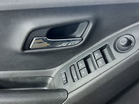 Used 2020 Chevrolet Trax LT w/ LT Convenience Package image 20