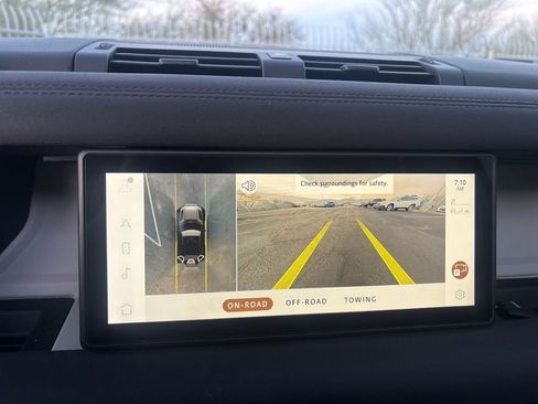 Used 2021 Land Rover Defender 90 First Edition image 8