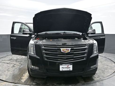 Used 2020 Cadillac Escalade ESV Platinum w/ Escalade Sport Edition image 54
