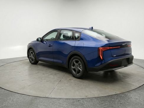 Used 2025 Kia K4 LXS image 6