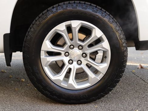 Used 2022 Chevrolet Silverado 1500 LTZ image 39