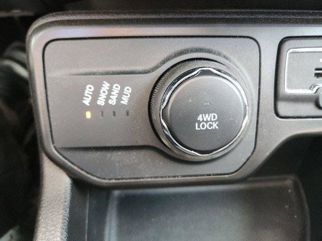 Used 2023 Jeep Renegade Altitude w/ Sun/Sound Group AWD/4WD image 35
