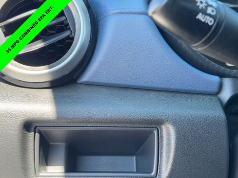 Used 2025 Nissan Versa SV image 28