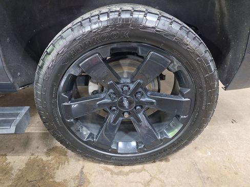 Used 2020 Chevrolet Tahoe Premier AWD/4WD image 32