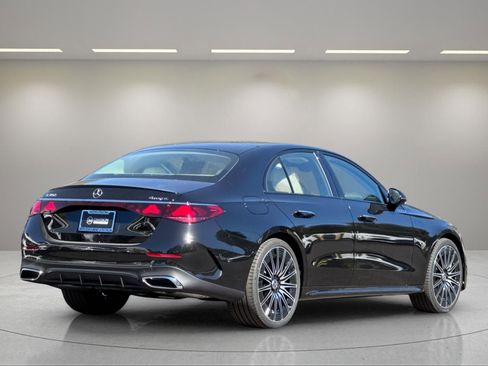 New 2026 Mercedes-Benz E 350 4MATIC Sedan image 4