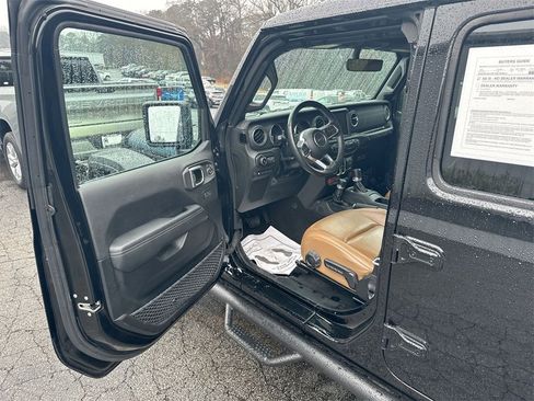 Used 2022 Jeep Wrangler Unlimited Rubicon 4xe w/ Cold Weather Group image 13