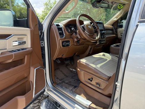 Used 2022 RAM 3500 Laramie AWD/4WD image 17