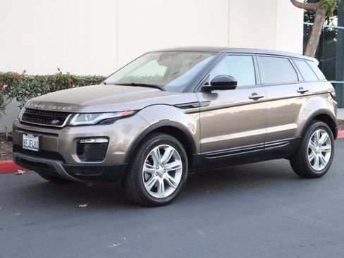 Used 2018 Land Rover Range Rover Evoque SE Premium image 2