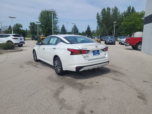 Used 2023 Nissan Altima 2.5 SV AWD/4WD image 4