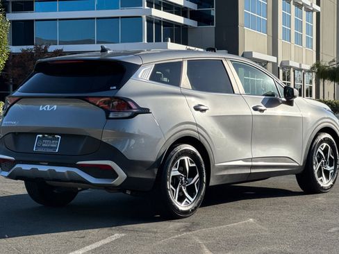 Used 2023 Kia Sportage LX image 4