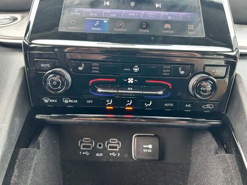 Used 2022 Jeep Grand Cherokee L Limited image 30