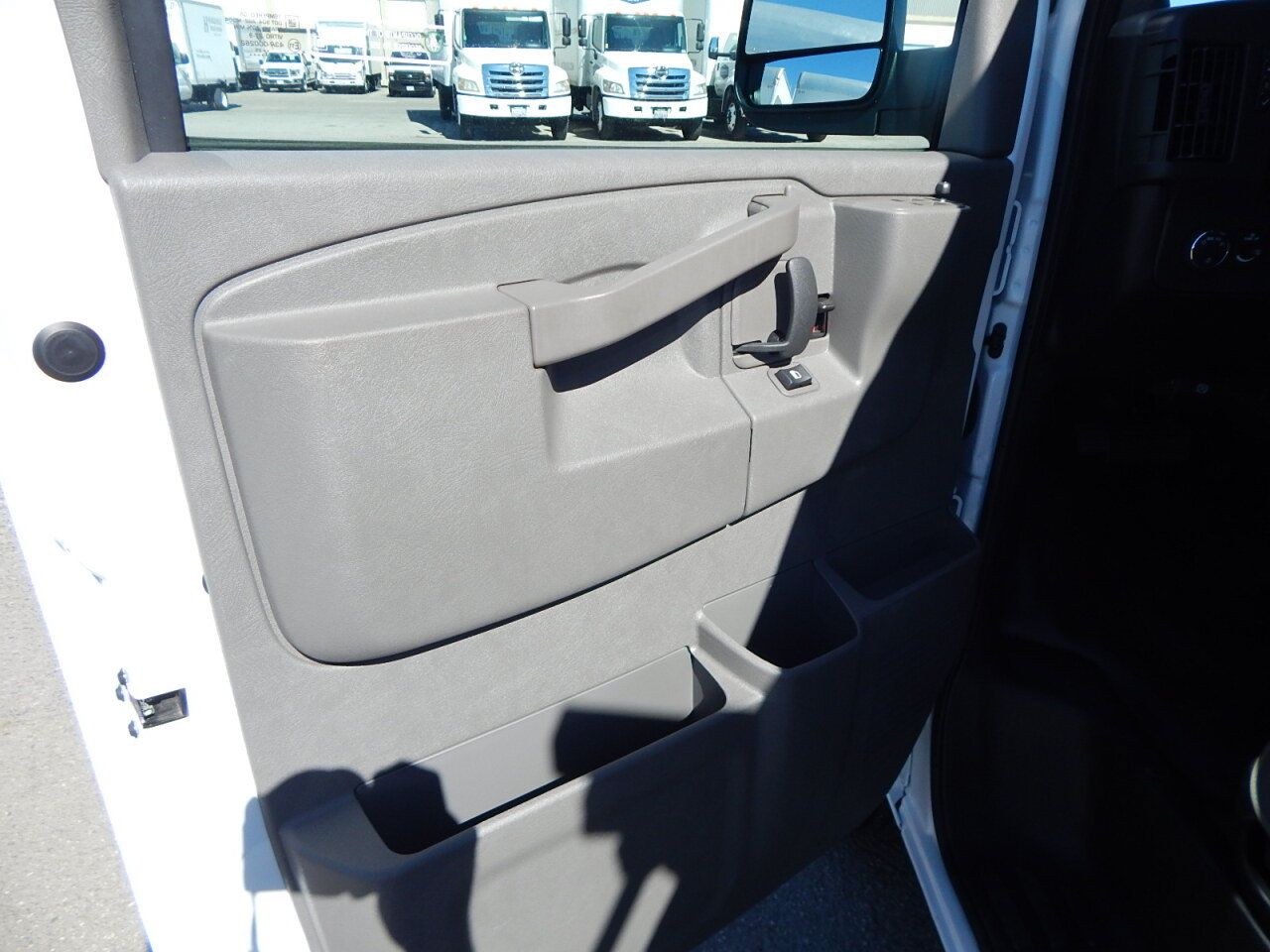 Used 2025 Chevrolet Express 2500 Extended w/ Communications Package RWD image 20