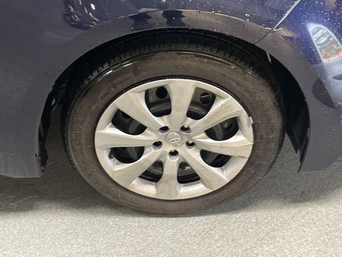 Used 2024 Toyota Corolla LE image 6