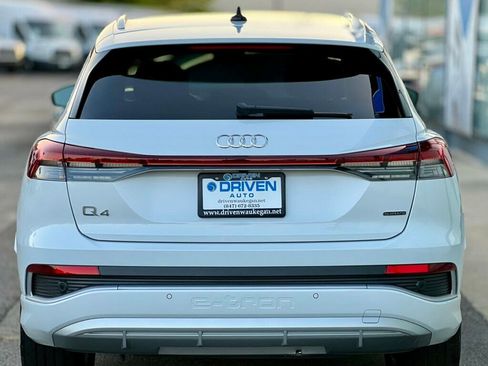 Used 2024 Audi Q4 e-tron Premium image 36
