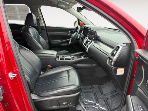 Used 2023 Kia Sorento EX image 19