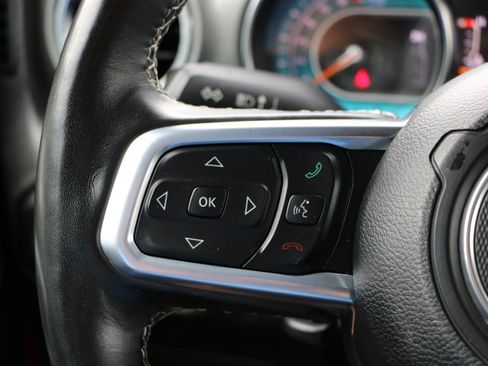 Used 2022 Jeep Wrangler Unlimited Sahara w/ LED Lighting Group AWD/4WD image 16
