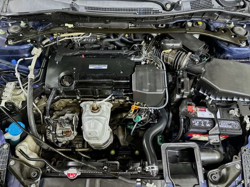 Used 2017 Honda Accord Sport image 29