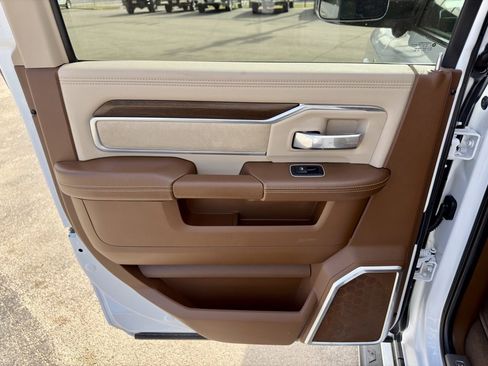 Used 2022 RAM 3500 Laramie image 28