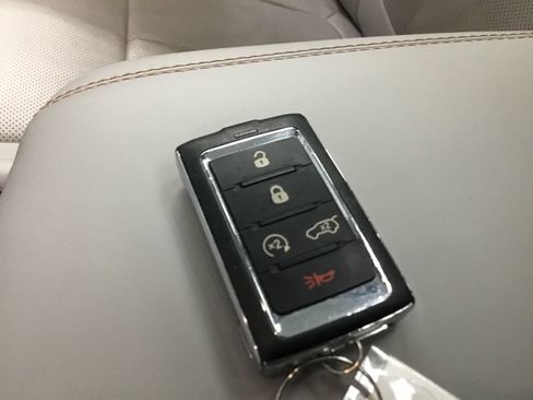 Used 2023 Jeep Grand Cherokee Overland w/ Advanced Protech Group III AWD/4WD image 11