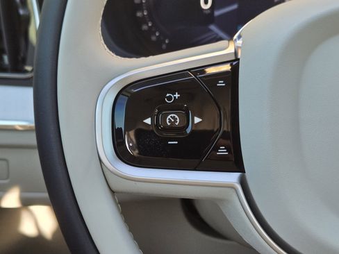 New 2026 Volvo XC60 B5 Ultra w/ Protection Package Premier image 30